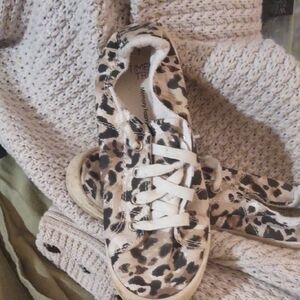 Time and Tru Leopard Print Athletic Shoes